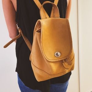 VINTAGE Coach Backpack 🤎